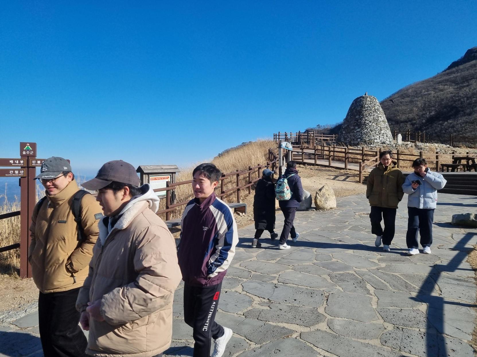 Hiking-with-Professor3