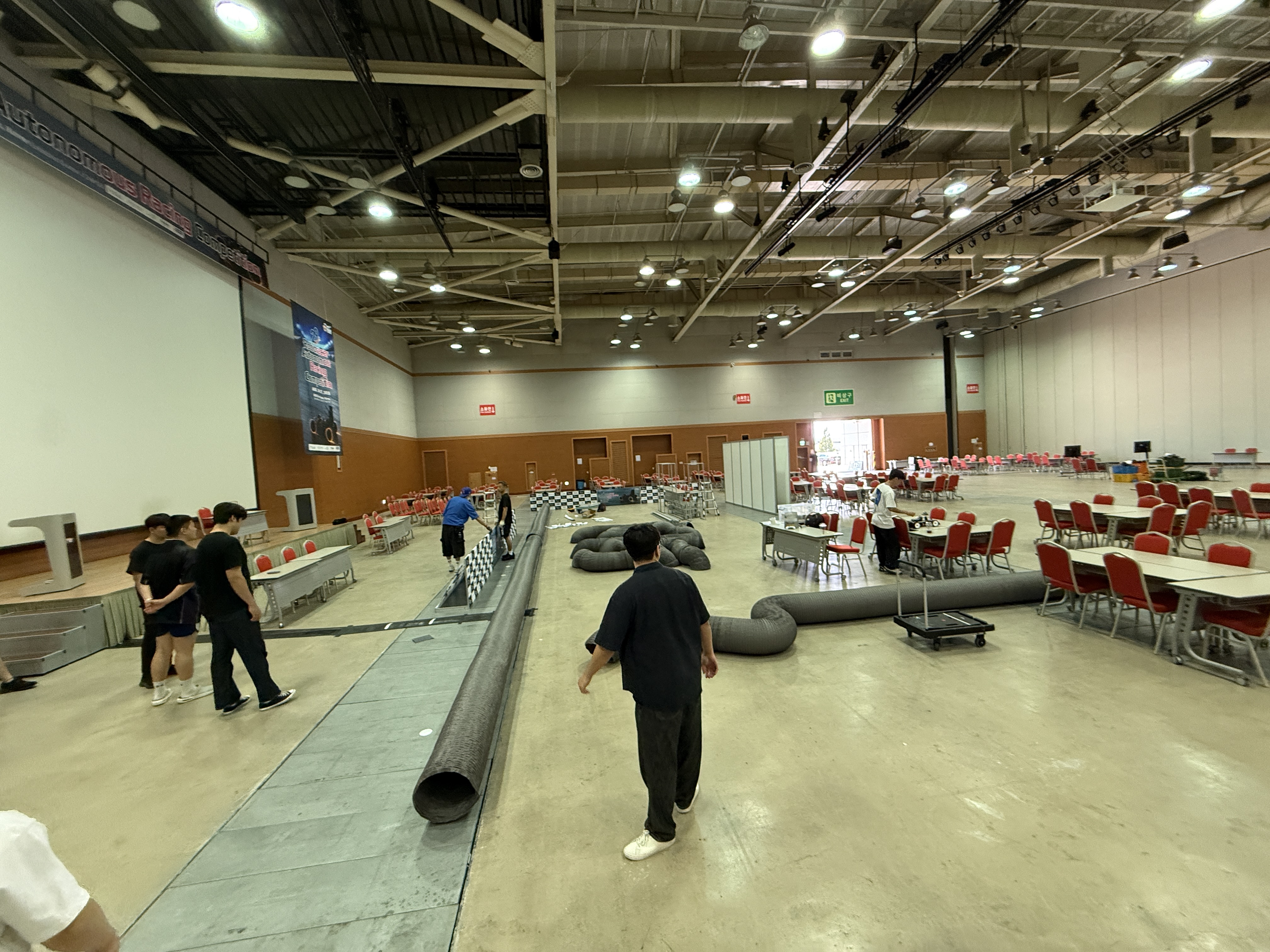 Track setup at BEXCO